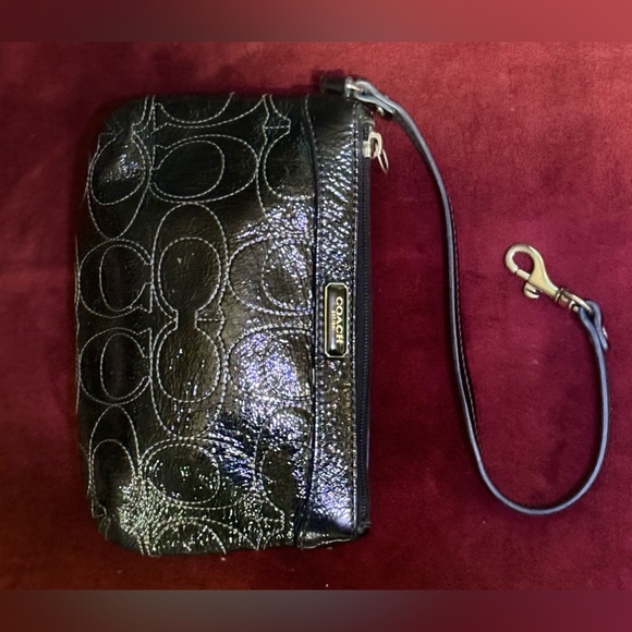 Coach patent leather monogram Black Wristlet Bag - Picture 6 of 10